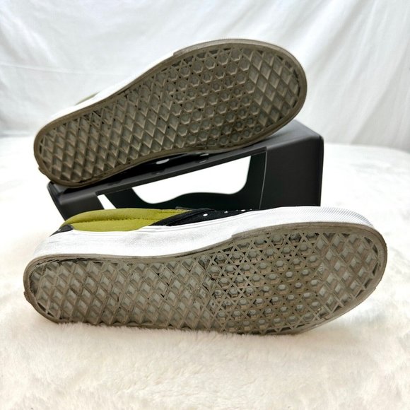 Custom One of A Kind Hand Painted Star Wars Mandalorian & Grogu Vans Unisex 5.5 - Picture 4 of 12